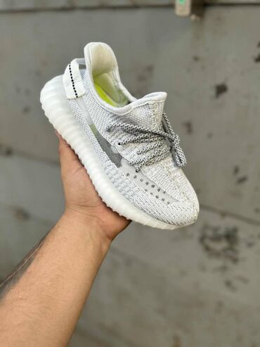 Patike: Adidas Yeezy dečije patike

Novo
Brojevi 31 do 36

fb Moje Krpice 1 — 3