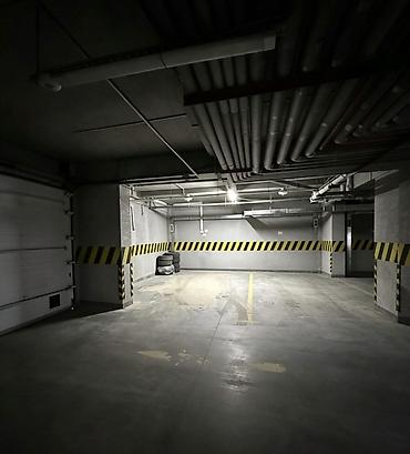 expert park: Паркинг в ЖК Авангард Сити 1 блок, -1 этаж. Около лифта и ворот — 2