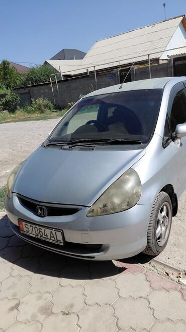 купить машину за 2000 долларов: Honda Fit: 2003 г., 1.3 л, Вариатор, Бензин, Универсал