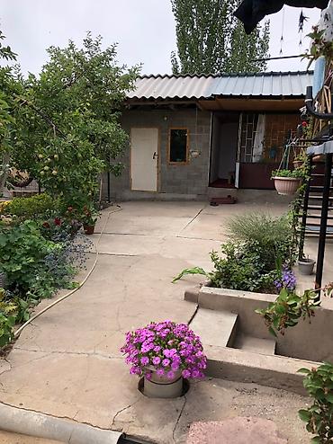 Продажа коттеджей и домов: 5 комнат, 220 м², 10 соток, Бает, Собственник — 14