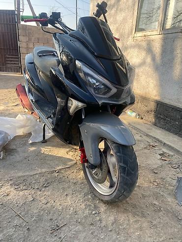 Скутеры: Макси-скутер 150 куб. см, Бензин, Б/у — 1