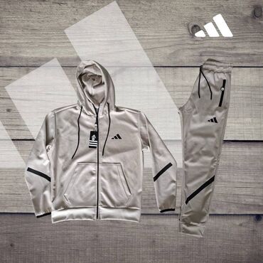 Trenerke: Muške trenerke M,L,XL,XXL,3XL veličine za 4500 din
pb — 4