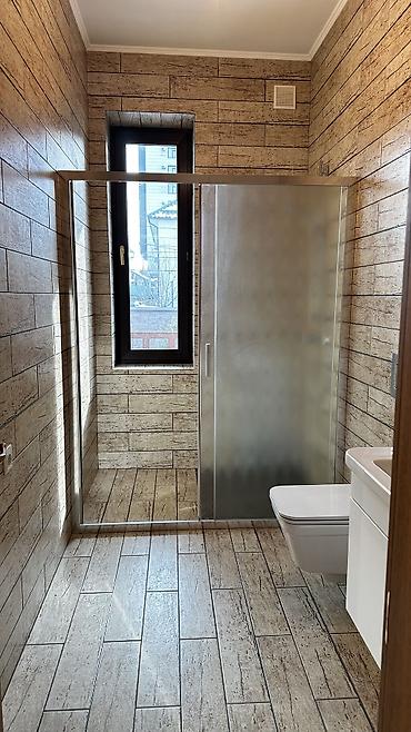 Продажа коттеджей и домов: Два новых дома на соседних участках в современном европейском стиле — 12