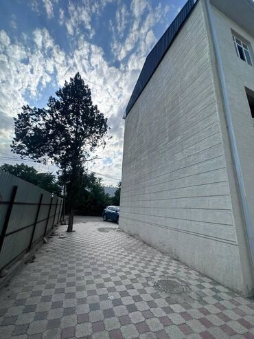 компьютерный клуб аренда: 1 комната, 27 м², Индивидуалка, 1 этаж