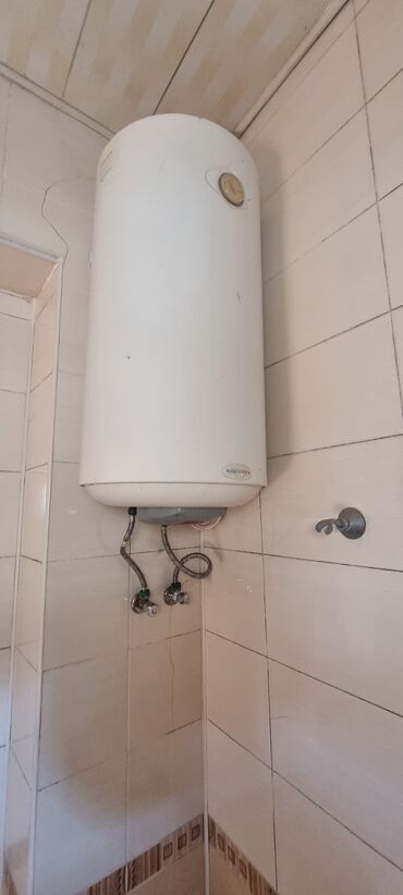 Truba: Məhsul: Su qızdırıcısı (elektrik kombi/boiler) və qapılar dəsti