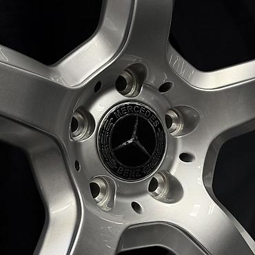 шина на авто: Диски R 18 AMG, Комплект, отверстий - 5, Новый — 5