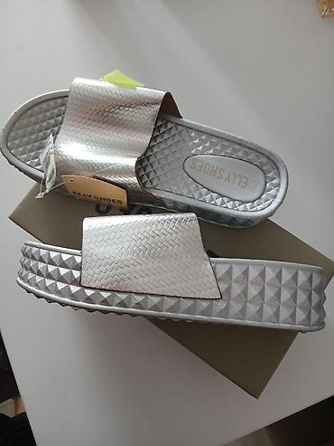 zene baletanke: Ženske papuče ELLY SHOES – model na platformu - Boja: metalik srebrna — 2