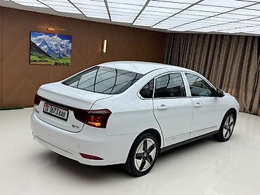 geely galaxy e5: Dongfeng : 2025 г., 0.1 л, Робот, Электромобиль, Седан — 5