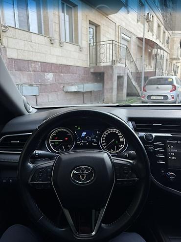 Toyota: Toyota Camry: 2018 г., 2.5 л, Вариатор, Гибрид, Седан — 12