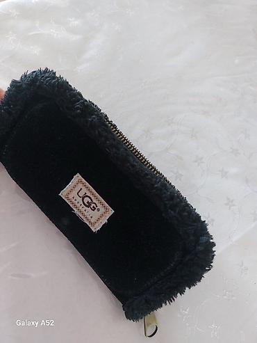 orginal canta: UGG brend etiketli kiçik ölçülü aksessuar çantası/kosmetik futlyar. - — 1