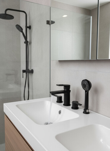 чёрный краска матовый: Набор смесителей для ванной комнаты K.YU D черного цвета. Включает