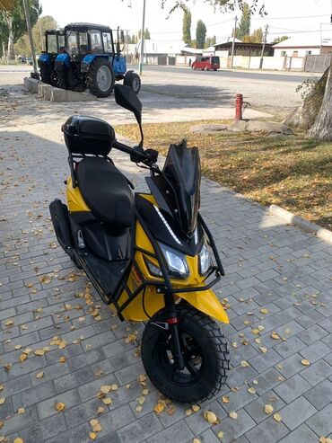 продаю или меняю на недвижимость: Продаю скутер в хорошем состоянии 150 куб на ходу 2024г только наличка