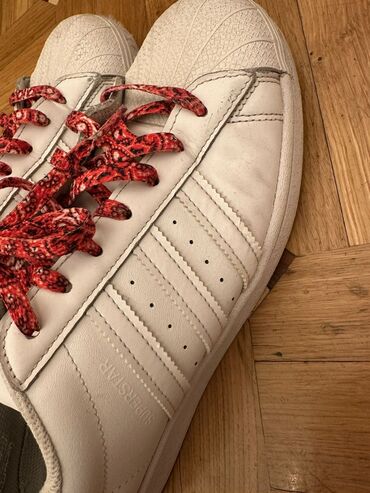 женские кроссовки adidas supernova: Срочно продается кроссовки Adidas от линии Superstar Adidas, куплены