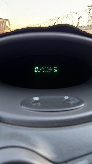 японка машина: Toyota Yaris: 2001 г., 1.3 л, Механика, Бензин, Хэтчбэк — 7