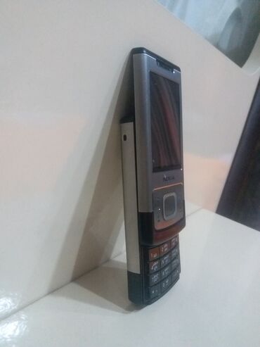 Nokia: Nokia 8 Sirocco, rəng - Gümüşü, Düyməli — 7