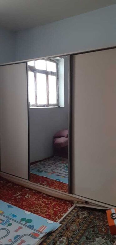Masalar: Kupe, 3 qapılı Düz dolab, Qarderob, paltar dolabı