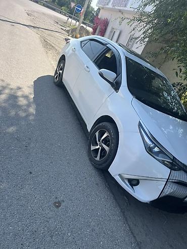 форд краун: Toyota Corolla: 2018 г., 1.8 л, Автомат, Гибрид, Седан — 1