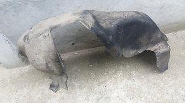 rim: Alfa romeo 156 potkrilo levo ili desno zadnje. Cena se odnosi na — 4