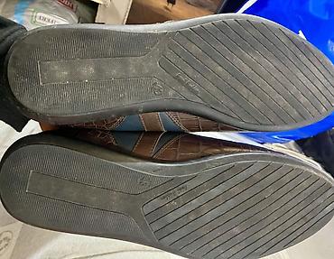 Кроссовки и спортивная обувь: Мужская обувь — набор из 3 пар Каждая по 1500 Состояние нового носили — 15