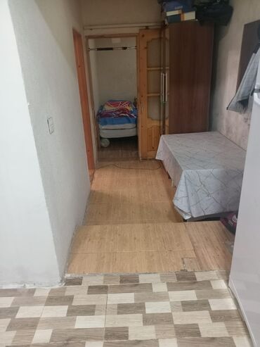 resulzade qesebesi evler: Suraxanı 3 otaqlı, 70 kv. m, Orta təmir