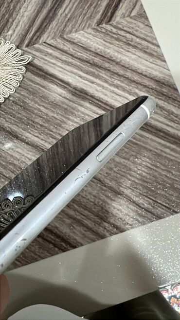 Apple iPhone: IPhone 11, Ağ, Face ID — 5