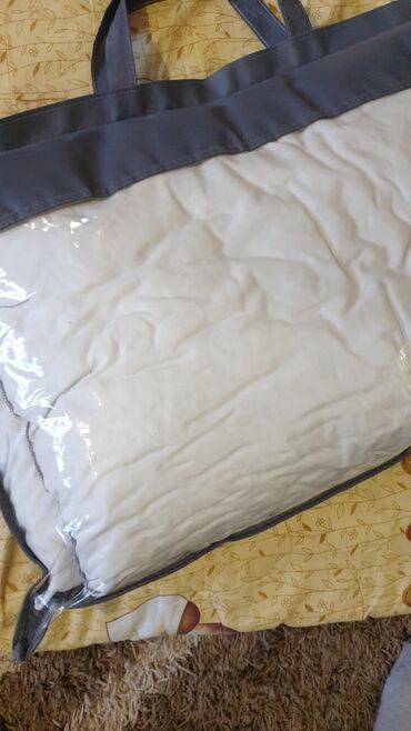 Постельное белье: 2 подушки прямоуг