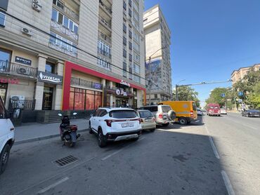 сдам место в салоне красоты: Сдаю Офис, 320 м², В жилом комплексе, 1 линия, С отдельной кухней, С отдельным входом