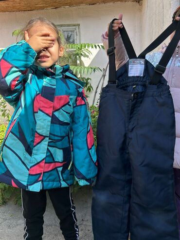 Верхняя одежда: Детские верхние одежды для девочек Б/У очень хорошем состоянии всё по — 12