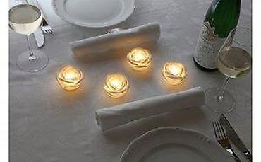 Sveće i svećnjaci: LED dekorativne svećice u obliku belih ruža – set 4 komada (Flower — 5