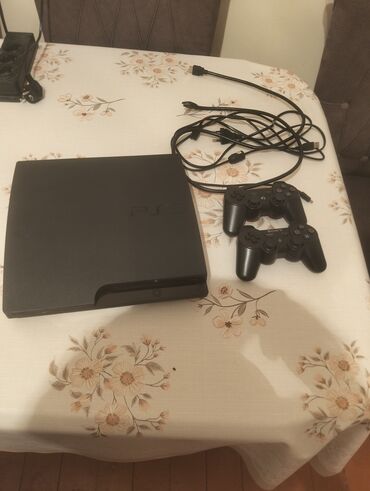 4 gözlü qaz: PS4 (Sony PlayStation 4)