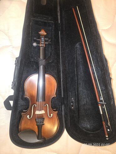Tar: Skripka / Скрипка 1/4 ideal veziyyetde. istehsal_ Carlovy. musiqi