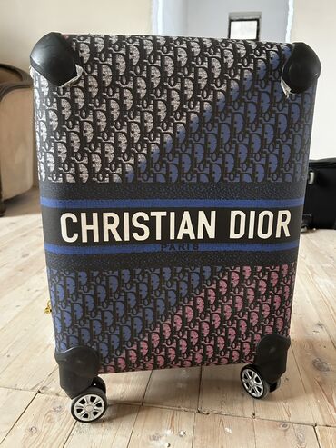 spor: Original christian dior camadan. Baha alinib. Real aliciya endirim