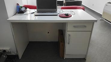 study table: Офисный стол, Б/у, Нерегулируемый, цвет - Белый, Прямоугольный — 1