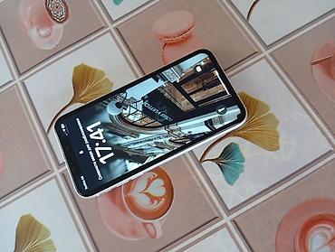 Apple iPhone: IPhone XR, белый Состояние идеальное АКБ 77 Фейс работают - Корпус — 6