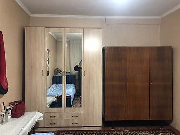 Продажа коттеджей и домов: Продаю дом в ж/м Ала-тоо общей площадью 90м2 4комнаты + — 3