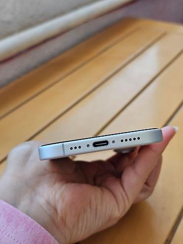 iphone sr: IPhone 16, Ağ, Barmaq izi, Face ID — 6