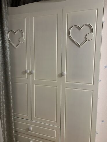 Beşiklər: Oğlan və qız üçün, Dördbucaq, Beşik, Dəstsiz, Matrassız, Yellənmə mexanizmsiz — 8