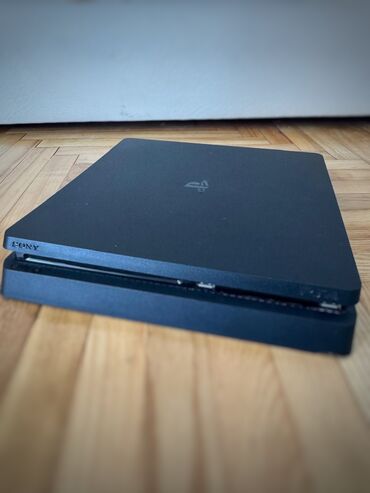 playstation 3 servis: PS4 Slim korpusu: səliqəli, nazik dizayn, az enerji sərfiyyatı Full