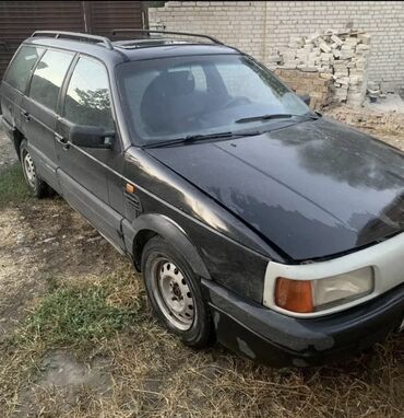 спидометр гольф 2: Автомобиль Volkswagen Golf III, хэтчбек, с черным кузовом. Салон