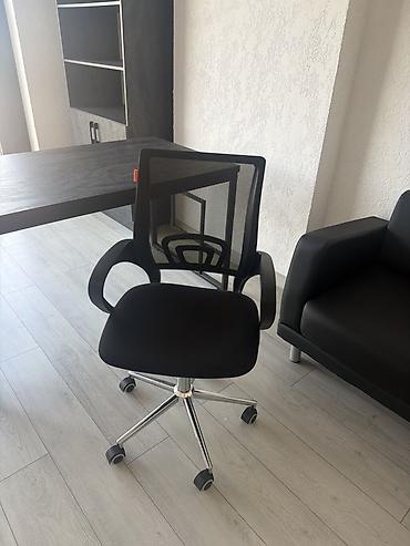 office table: Продается Комплект офисной мебели в современном стиле: 4шт рабочий — 2