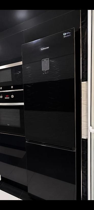 Soyuducu satılır 800 manata yenikimidi baha alınıb samsungdu ünvan
