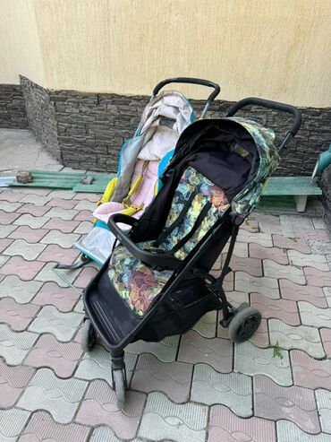 прогулочную коляску лёгкая и удобна: Коляска