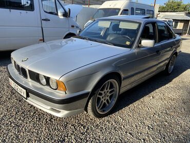 Toyota: BMW 5 series: 1990 г., 2 л, Механика, Бензин, Седан