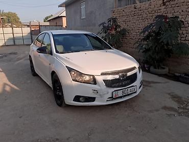 Chevrolet Cruze: 2012 г., 1.6 л, Механика, Бензин, Седан
