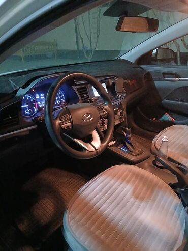 Hyundai: Hyundai Elantra: 2019 г., 2 л, Автомат, Бензин, Седан — 6