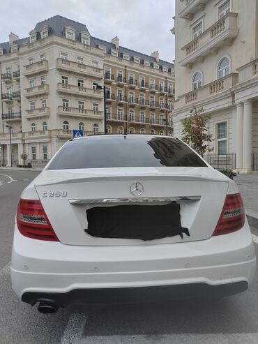 Mercedes-Benz: Mercedes‑Benz C‑Class sedan - Kuzov: ağ rəng, 4 qapı, kompakt premium — 6