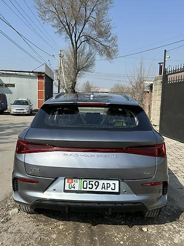 BYD: BYD E2: 2025 г., 10 л, Автомат, Гибрид, Кроссовер — 9