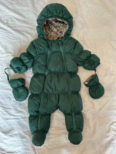 вещи для новорожденного: Комбинезон дизайнерский, кто знает фирму поймет. Наполнитель