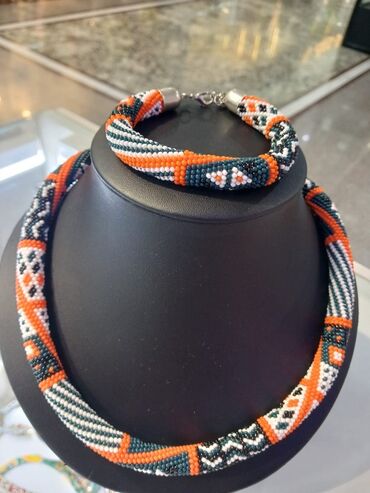 Bijuteriya dəstləri: Məhsul: Əl işi muncuq dəsti – boyunbağı və bilərzik - Dizayn — 3