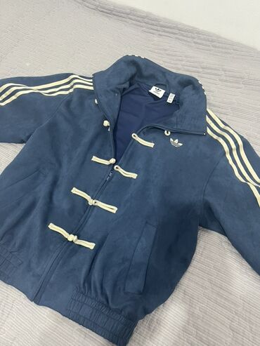 прокат национальных костюмов для детей: Куртка adidas Originals - Цвет: темно‑синий с молочными деталями -